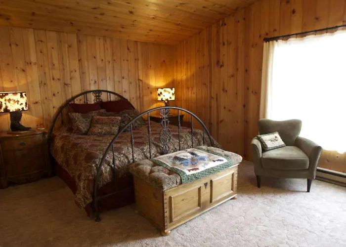 Holiday home Secluded Nestled In Woods Of Snow King Mountain Near Hole