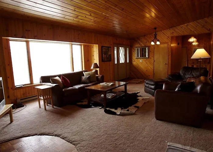 Secluded Nestled In Woods Of Snow King Mountain Near Hole Holiday home *