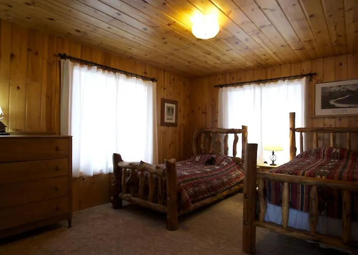 Secluded Nestled In Woods Of Snow King Mountain Near Hole Holiday home *