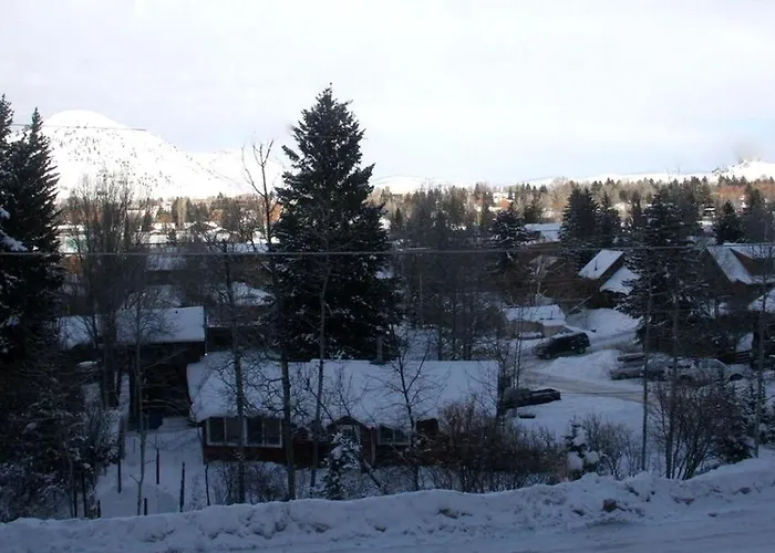 Secluded Nestled In Woods Of Snow King Mountain Near Hole Jackson
