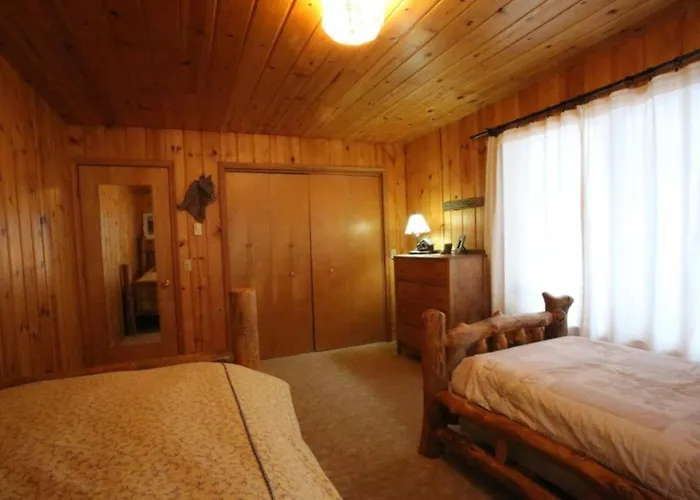 Secluded Nestled In Woods Of Snow King Mountain Near Hole Holiday home *