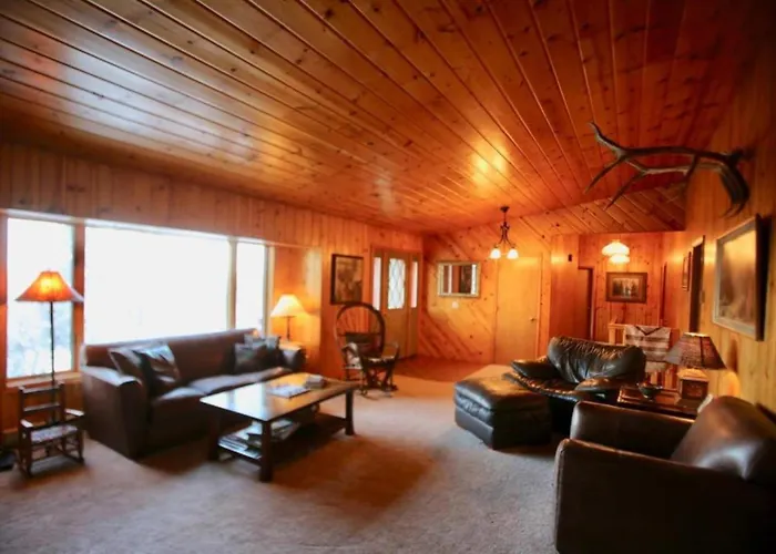 Secluded Nestled In Woods Of Snow King Mountain Near Hole Holiday home *