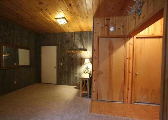 Secluded Nestled In Woods Of Snow King Mountain Near Hole Holiday home Jackson