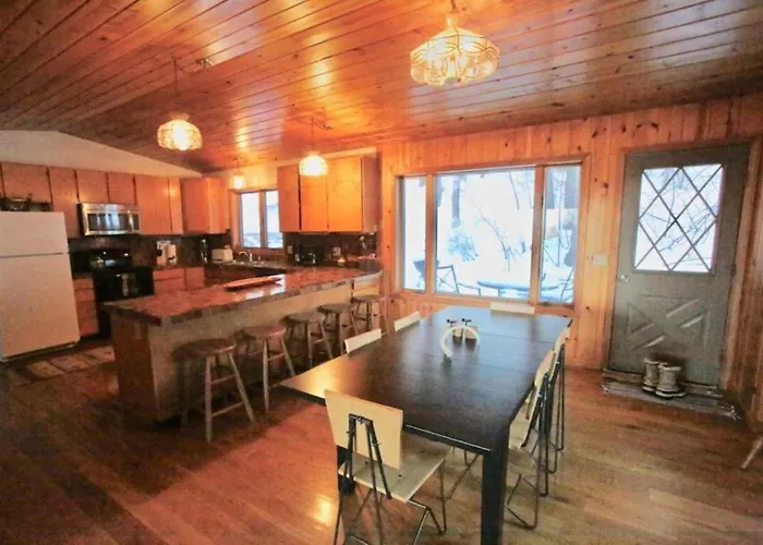 Holiday home Secluded Nestled In Woods Of Snow King Mountain Near Hole *