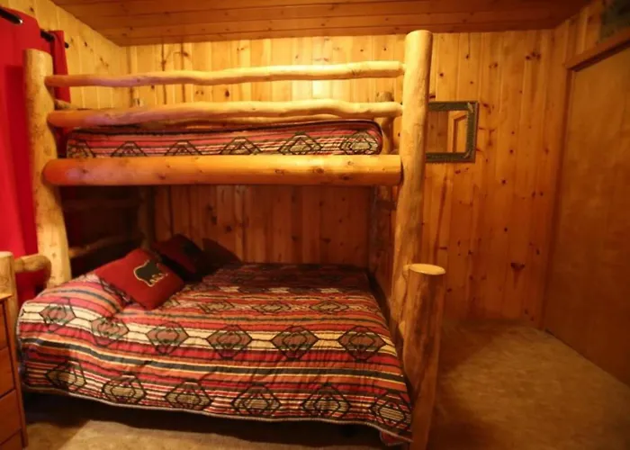 Secluded Nestled In Woods Of Snow King Mountain Near Hole Holiday home *