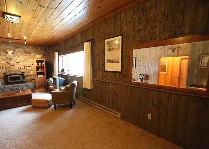 Secluded Nestled In Woods Of Snow King Mountain Near Hole Holiday home Jackson